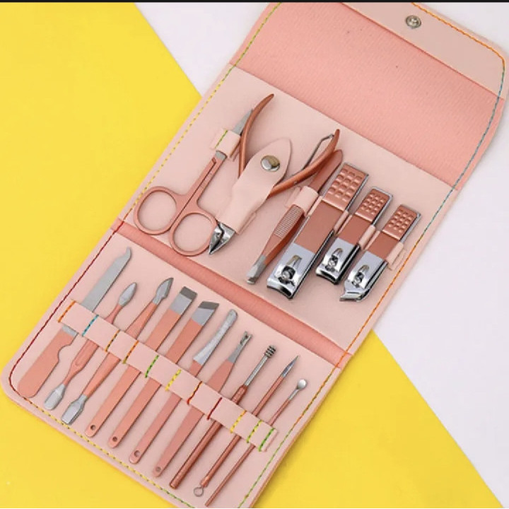 Manicure Pedicure Grooming Kit