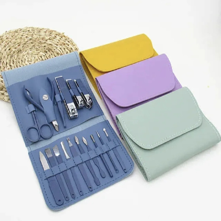 Manicure Pedicure Grooming Kit